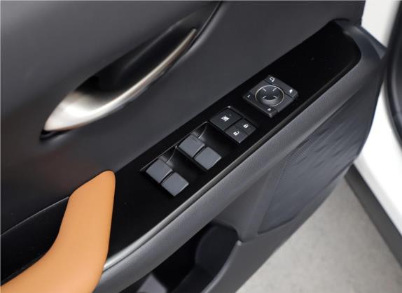 雷克萨斯UX 2020款 260h 探·酷版 车厢座椅   门窗控制