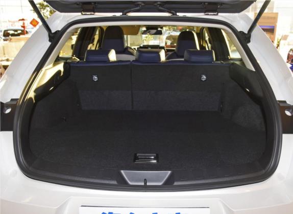 雷克萨斯UX 2020款 260h 探·趣版 车厢座椅   后备厢