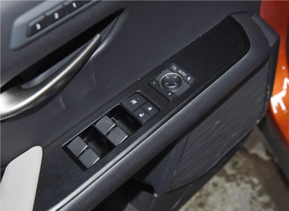 雷克萨斯UX 2020款 260h 探·享版 车厢座椅   门窗控制