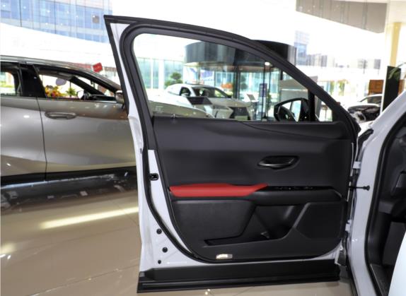 雷克萨斯UX 2020款 改款 200 F SPORT版 车厢座椅   前门板