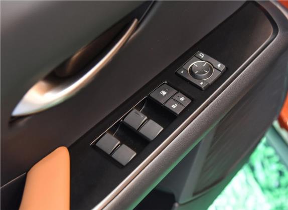 雷克萨斯UX新能源 2020款 300e 纯·悦版 车厢座椅   门窗控制