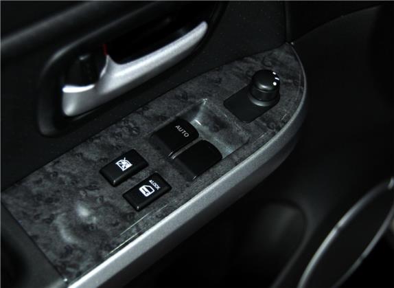 超级维特拉 2011款 2.4 AT JX-EH 3门版 车厢座椅   门窗控制
