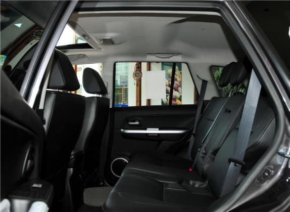 超级维特拉 2011款 2.4 AT JLX-EL 5门版 车厢座椅   后排空间