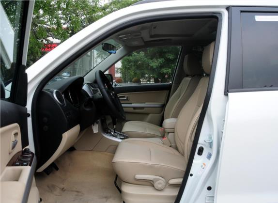 超级维特拉 2012款 2.4L AT豪华导航5门版 车厢座椅   前排空间