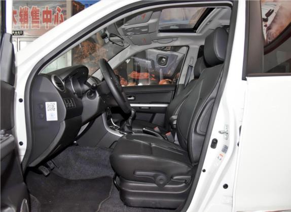 超级维特拉 2012款 2.4L MT豪华导航5门版 车厢座椅   前排空间