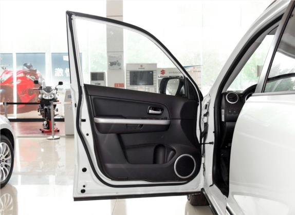 超级维特拉 2012款 2.4L MT豪华导航5门版 车厢座椅   前门板