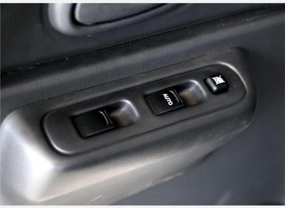 吉姆尼(进口) 2010款 1.3 AT时尚限量版 车厢座椅   门窗控制