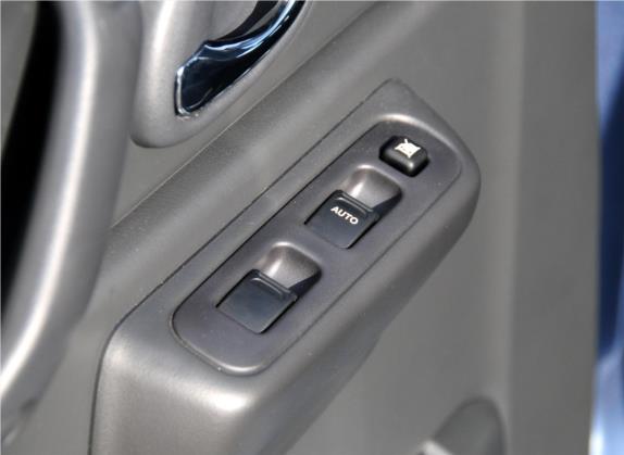 吉姆尼(进口) 2012款 1.3 AT Mode3导航版 车厢座椅   门窗控制