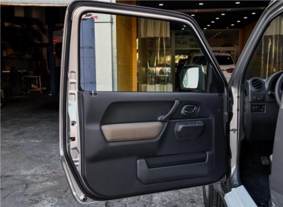 吉姆尼(进口) 2015款 1.3 MT Mode3导航版 车厢座椅   前门板