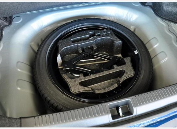 凯泽西 2010款 2.4L 四驱豪华版 其他细节类   备胎
