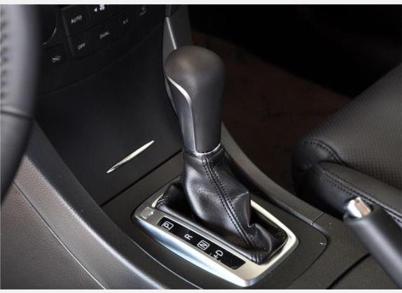 凯泽西 2010款 2.4L 四驱豪华版 中控类   挡把