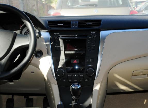 凯泽西 2011款 2.4L 两驱手动标准版 中控类   中控台