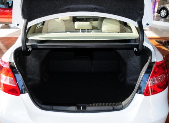 凯泽西 2011款 2.4L 两驱手动标准版 车厢座椅   后备厢