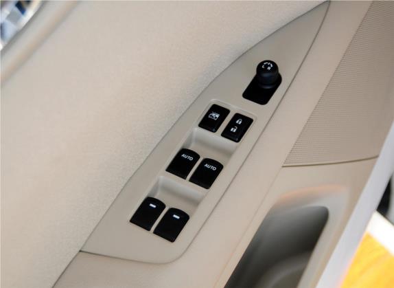 凯泽西 2011款 2.4L 两驱手动标准版 车厢座椅   门窗控制