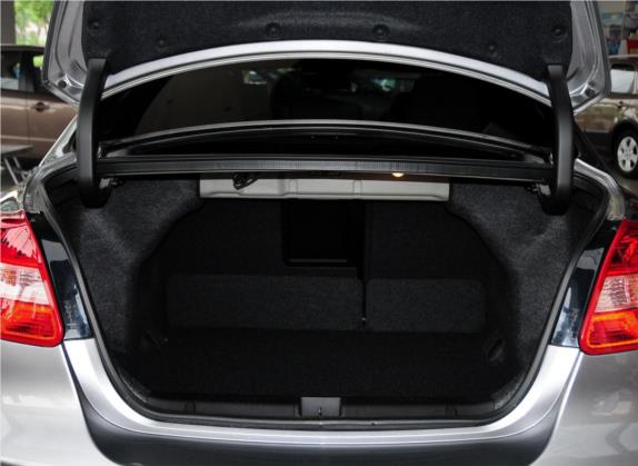 凯泽西 2011款 2.4L 四驱豪华导航版 车厢座椅   后备厢