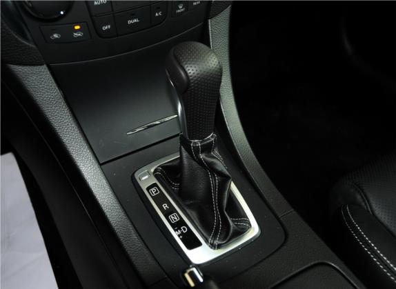 凯泽西 2011款 2.4L 四驱运动导航版 中控类   挡把