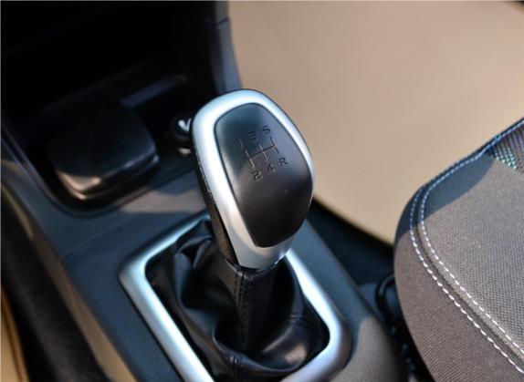 利亚纳A6 2014款 三厢 1.4L 手动畅想型 中控类   挡把