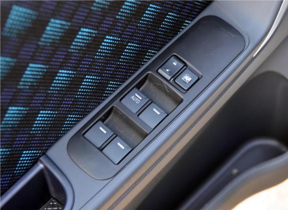 利亚纳A6 2014款 三厢 1.4L 手动畅想型 车厢座椅   门窗控制