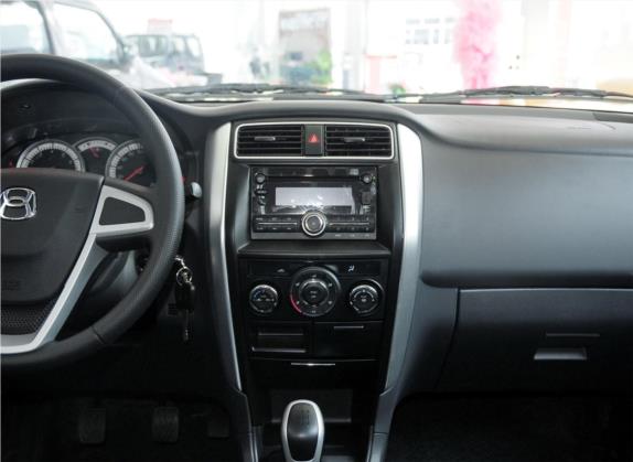 利亚纳A6 2014款 两厢 1.4L 手动畅想型 中控类   中控台