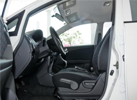利亚纳A6 2014款 两厢 1.4L 手动畅想型 车厢座椅   前排空间