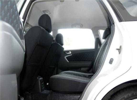 利亚纳A6 2014款 两厢 1.4L 手动畅想型 车厢座椅   后排空间