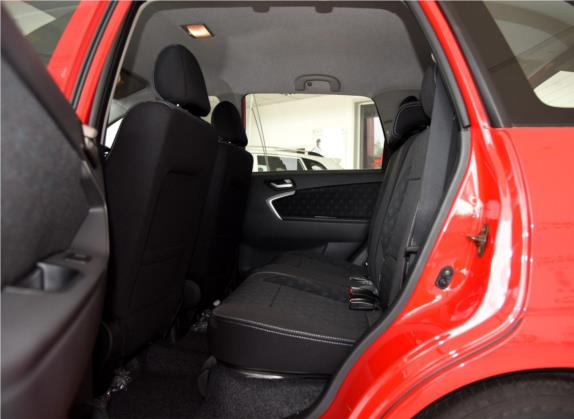 利亚纳A6 2015款 两厢 1.4L 手动畅想型 车厢座椅   后排空间