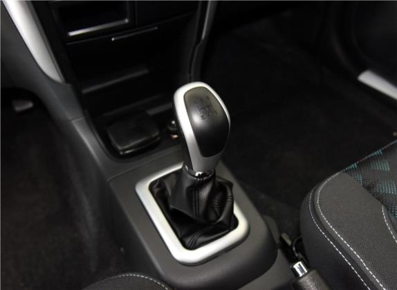 利亚纳A6 2015款 两厢 1.4L 手动畅想型 中控类   挡把
