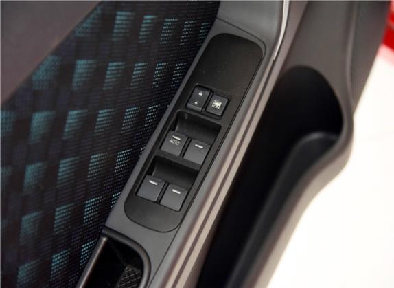利亚纳A6 2015款 两厢 1.4L 手动畅想型 车厢座椅   门窗控制