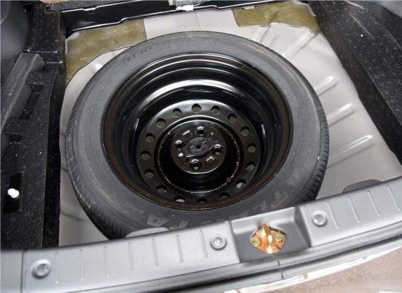 利亚纳A6 2015款 两厢 1.4L 手动理想型 其他细节类   备胎