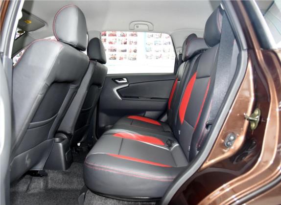利亚纳A6 2015款 两厢 1.4L 手动理想型 车厢座椅   后排空间