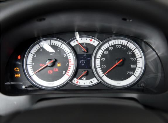 利亚纳A6 2015款 两厢 1.4L 手动理想型 中控类   仪表盘