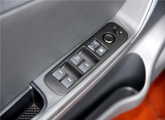 利亚纳A6 2015款 两厢 1.4L 手动理想型 车厢座椅   门窗控制