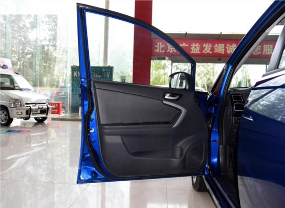 利亚纳A6 2015款 两厢 1.4L 手动梦想型 车厢座椅   前门板