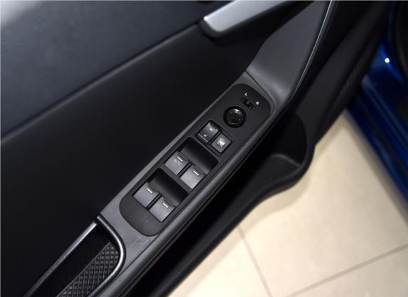 利亚纳A6 2015款 两厢 1.4L 手动梦想型 车厢座椅   门窗控制