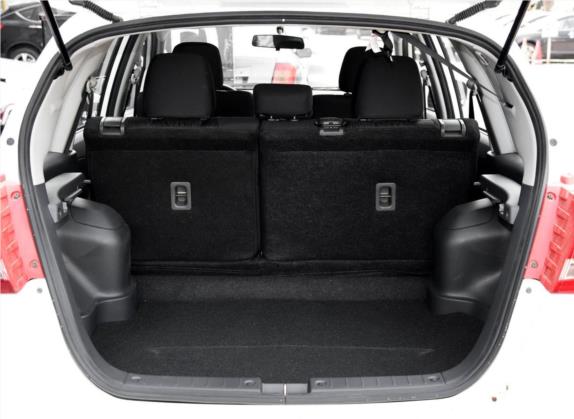 利亚纳A6 2016款 两厢 1.4L 手动畅想型 车厢座椅   后备厢