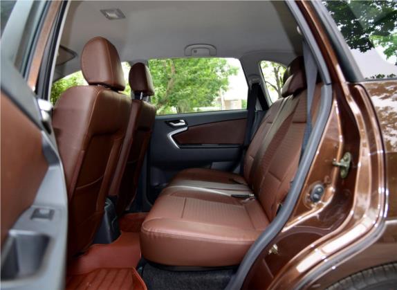 利亚纳A6 2016款  两厢 1.4L 手动理想型 车厢座椅   后排空间