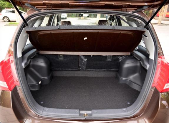利亚纳A6 2016款  两厢 1.4L 手动理想型 车厢座椅   后备厢