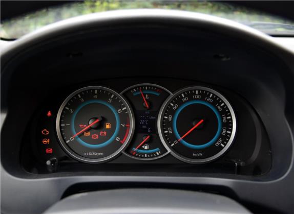利亚纳A6 2016款  两厢 1.4L 手动理想型 中控类   仪表盘