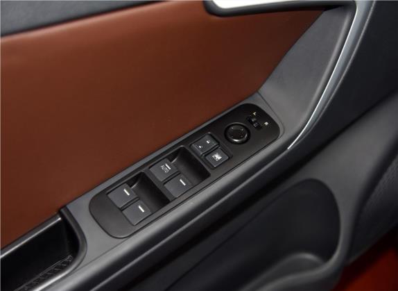 利亚纳A6 2016款  两厢 1.4L 手动理想型 车厢座椅   门窗控制
