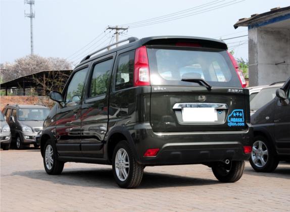 北斗星X5 2013款 豪华版 1.4L 标准型 外观   斜后