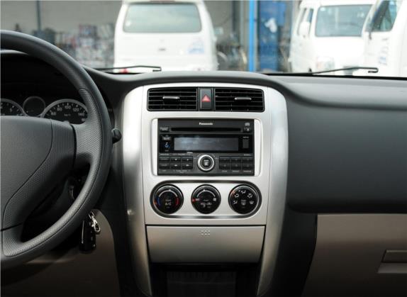 利亚纳 2012款 两厢 1.4VVT 手动舒适型 中控类   中控台