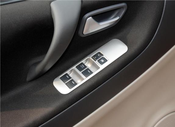 利亚纳 2012款 两厢 1.4VVT 手动舒适型 车厢座椅   门窗控制