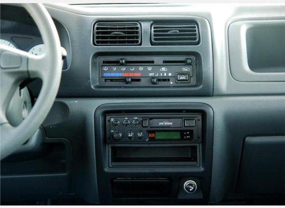 北斗星 2005款 1.4L 手动标准型 中控类   中控台