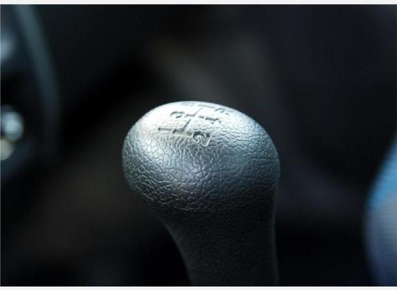 北斗星 2005款 1.4L 手动标准型 中控类   挡把