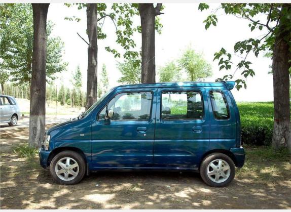 北斗星 2008款 1.4L 手动STD 外观   正侧