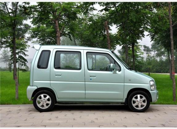 北斗星 2009款 1.4L AMT 外观   正侧