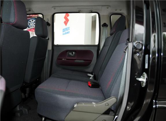 北斗星 2012款 创业版 1.0L 手动超越型 车厢座椅   后排空间