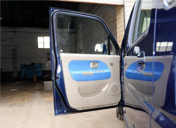北斗星 2012款 全能版 1.4L 手动VVT标准型 国V 车厢座椅   前门板