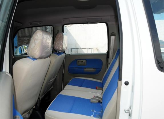北斗星 2012款 e  1.4L 手动标准型 车厢座椅   后排空间