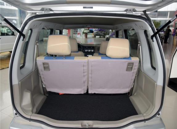 北斗星 2015款 1.0L 手动实用型 车厢座椅   后备厢